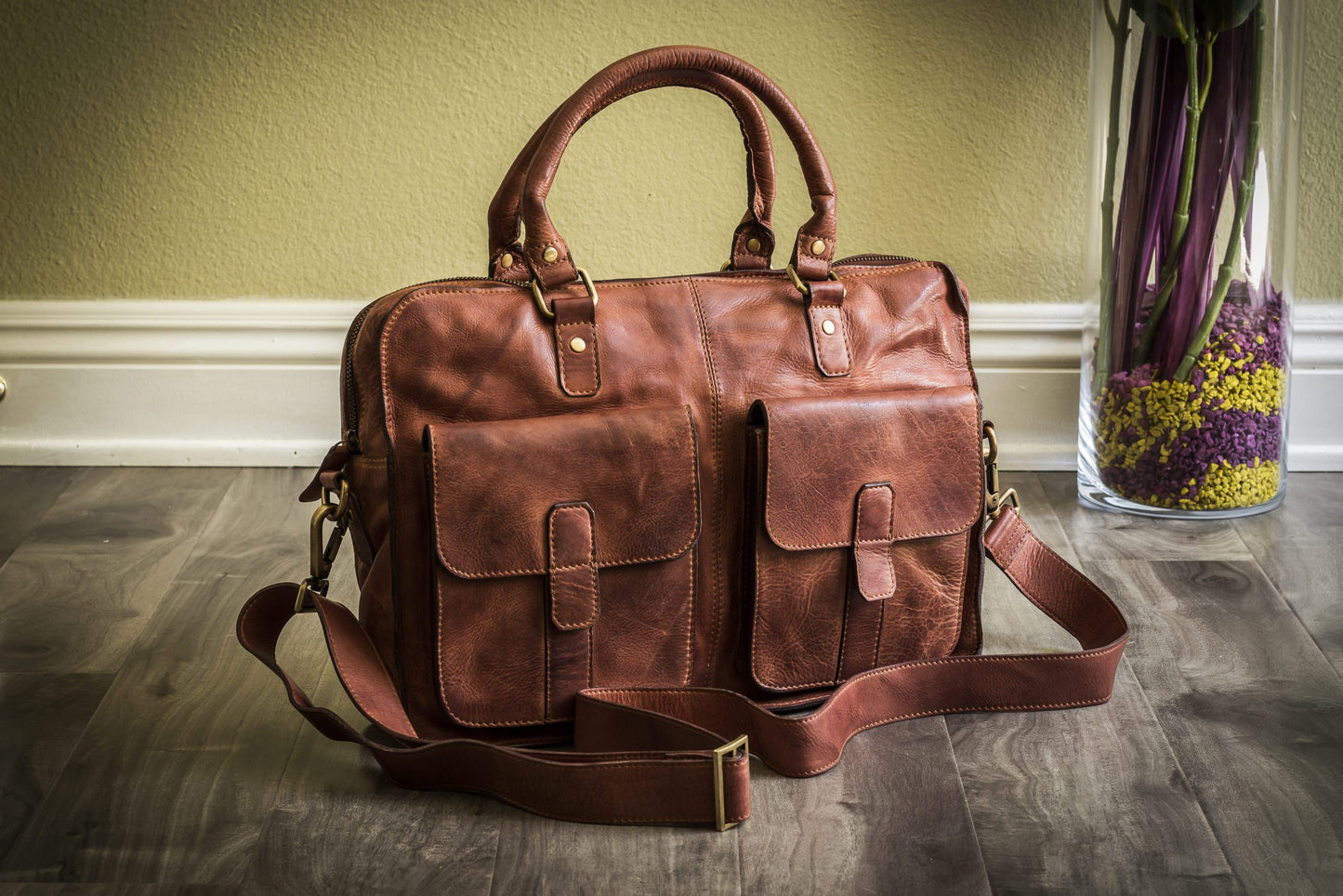 Elegant Washed Leather Commuter Briefcase - Premium Craftsmanship for Professionals