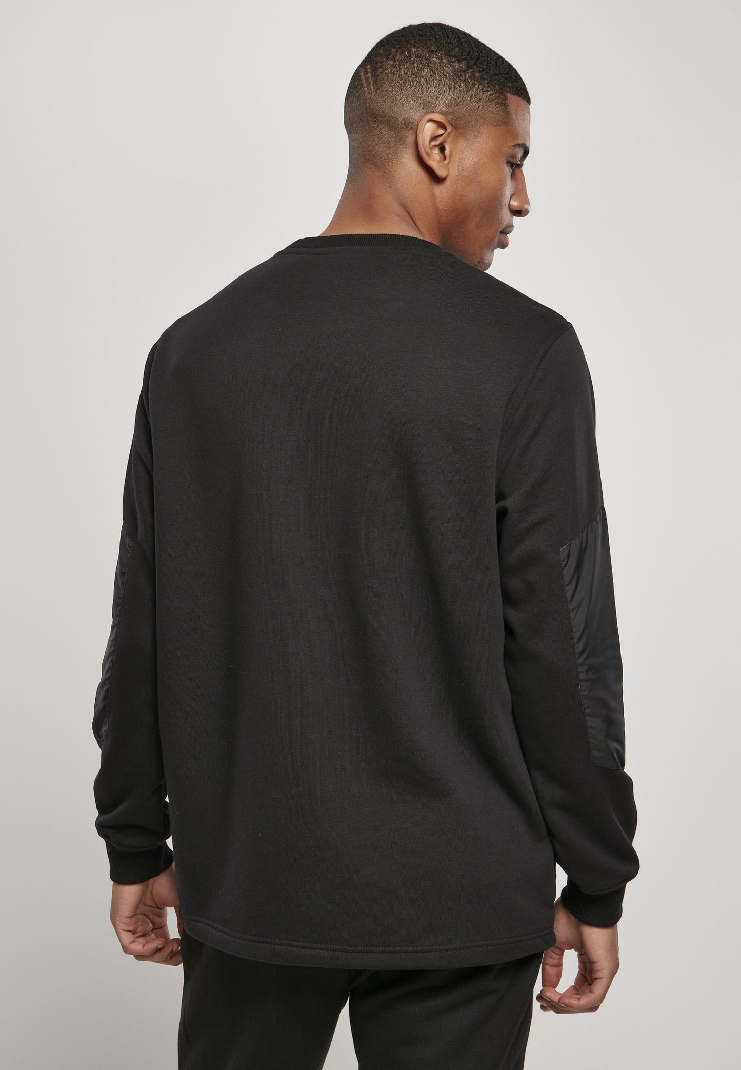 Starter Men's Black Long Sleeve Shirt: Casual Comfort with Style